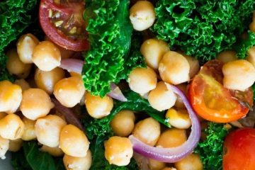 Garbanzos salteados con kale y tomatitos cherry