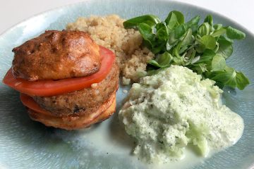 Hamburguesas vegetales con quinoa y tzatziki casero