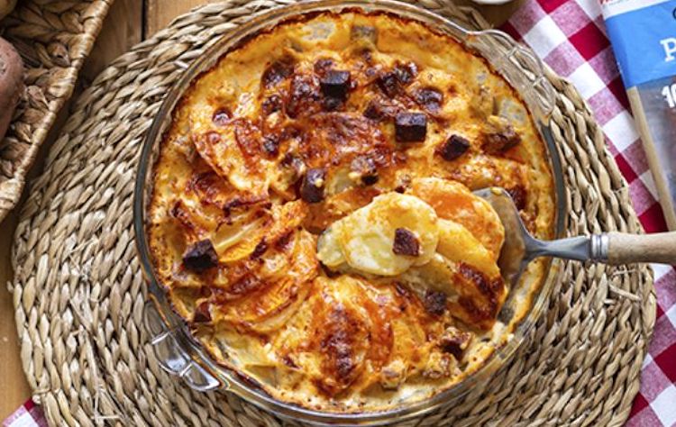 Patata y boniato con restos de chorizo y queso