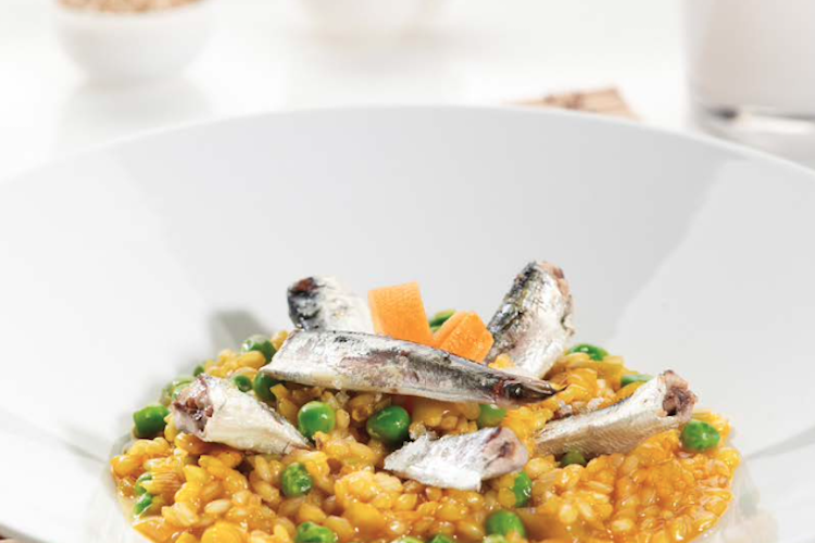 Arroz cremoso de zanahoria con sardinillas