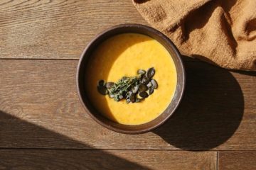 Crema de calabaza con jengibre y taquitos de jamón