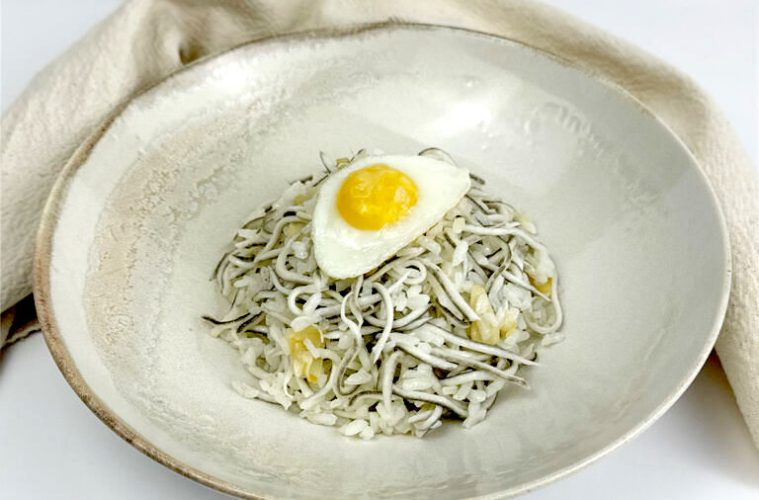 Gulas con arroz blanco sobrante de ayer