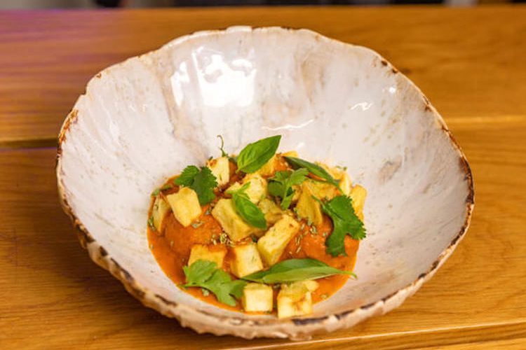 Albóndigas de cordero sobrante al curry rojo