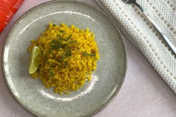 Arroz blanco de ayer aderezado con cúrcuma y comino