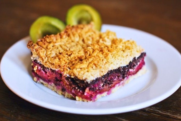 Crumble de ciruelas y avena