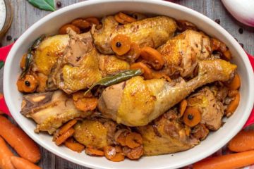 Pollo con una cerveza abierta que sobró de ayer