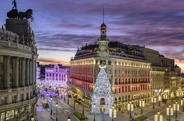 Rutas por hoteles de Madrid con la mejor iluminación navideña