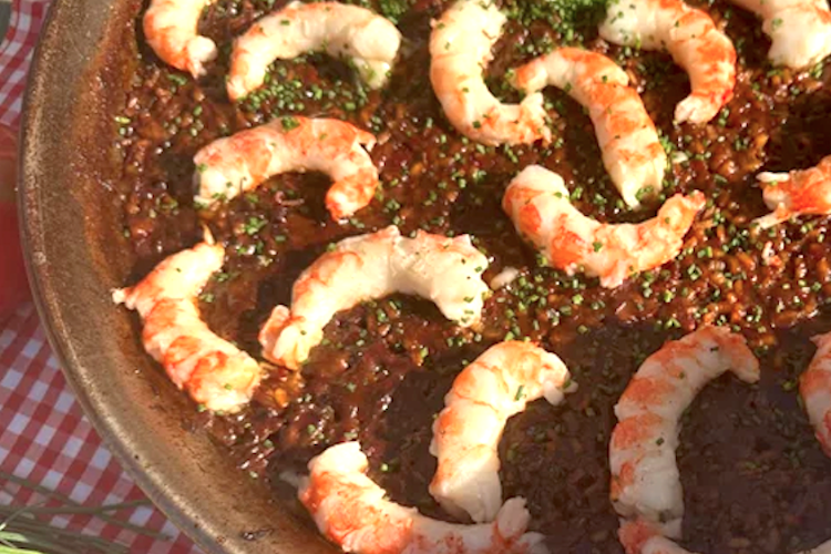 Arroz socarrat de gambones y chipirones