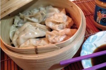 Dumplings de langostinos sobrantes con salsa de soja y whisky
