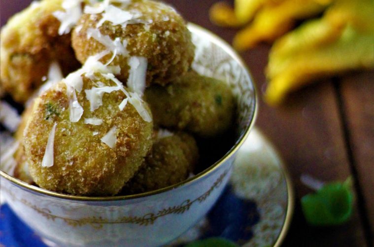 Albóndigas de pan duro, calabacín y queso