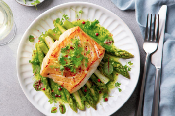Bacalao con espárragos trigueros al horno