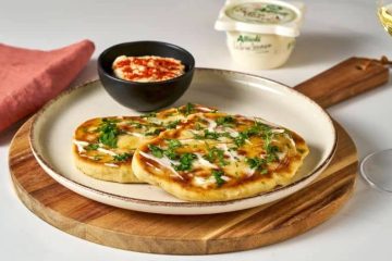 Pan naan casero con mozzarella y alioli