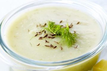 Sopa de hinojo con restos de queso y semillas de alcaravea