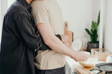 Cocinar en casa, ¿mejor solos o acompañados?