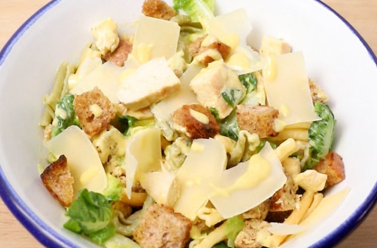 Ensalada César de pasta