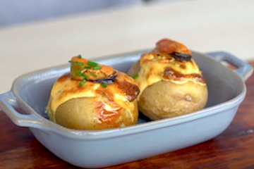 Patatas rellenas con mejillones en escabeche que hayan sobrado