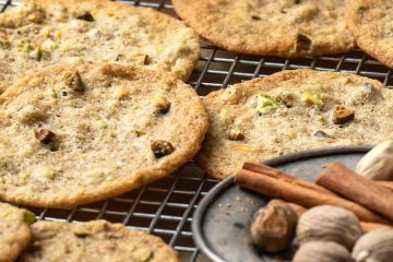 Galletas de pistachos, canela, nuez moscada y vainilla