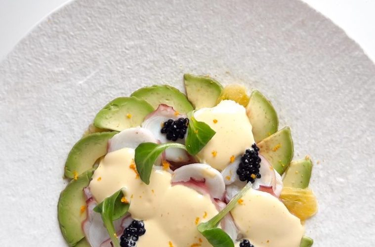 Carpaccio de pulpo y aguacate con mayonesa de naranja