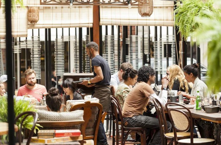 ¿Cómo crecerán las salidas a restaurantes este próximo puente?