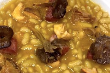 Verdinas con chosco, hortalizas y setas