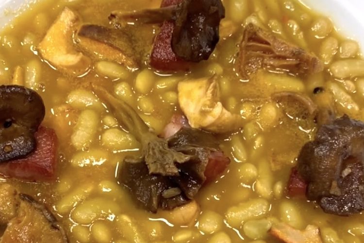 Verdinas con chosco, hortalizas y setas