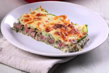 Lasaña de calabacín, espinacas y taquitos de jamón