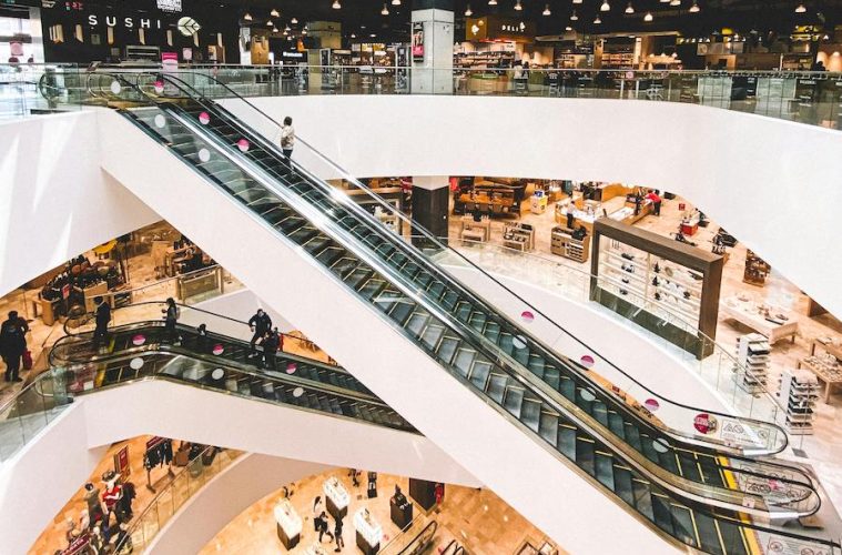 Los centros comerciales siguen aumentando en ventas y visitas