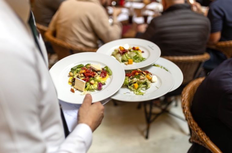 El número de trabajadores afiliados en hostelería supera ya los dos millones