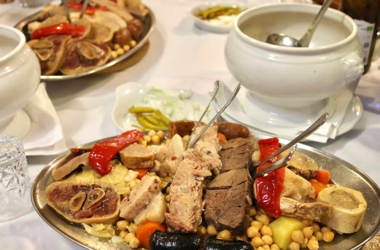La Cofradía Gastronómica del Cocido Madrileño preparará este plato en el puerto de Nueva York (Foto- Cofradía)
