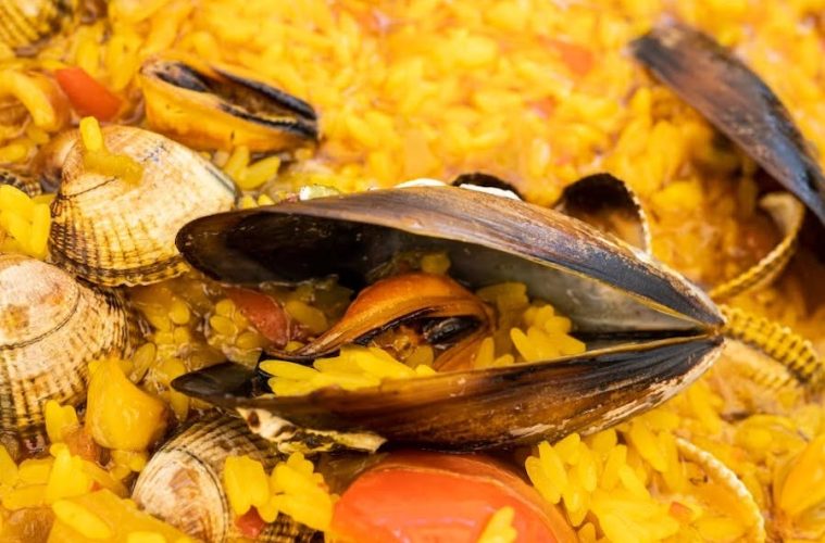 La Fiesta del Mejillón y el Berberecho de Vilanova de Arousa, declarada de Interés Turístico Nacional (Foto FMB)