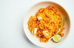 Arroz con bacalao y alioli (Foto Choví)