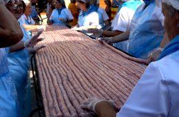 Graus, preparado para asar la longaniza más larga del mundo