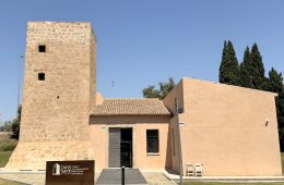 Inaugurada la Torre Sarrió, centro de interpretación de la Huerta de Alicante y memoria histórica del vino