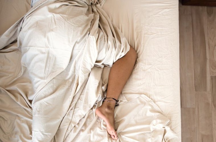 Precauciones alimentarias para dormir mejor este verano