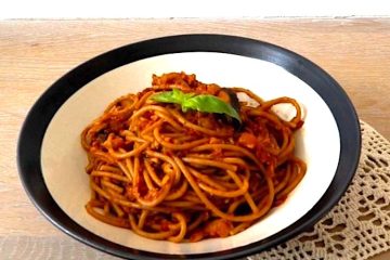 Pasta integral con boloñesa de tempeh
