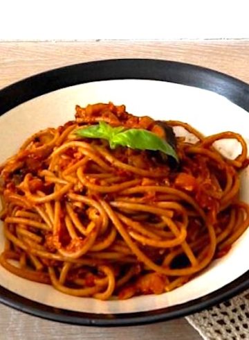 Pasta integral con boloñesa de tempeh