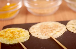 Piruletas de queso sobrante horneado