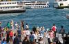 Sobre la creciente relación entre el aumento del turismo y el de la basura marina