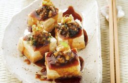 Tofu salteado relleno de nueces y shiitake