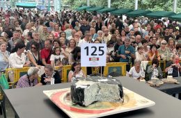 Cabrales consigue su sexto récord Guinness, 37 500 euros por el mejor queso del año