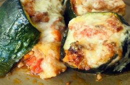 Calabacín relleno con boloñesa de ternera