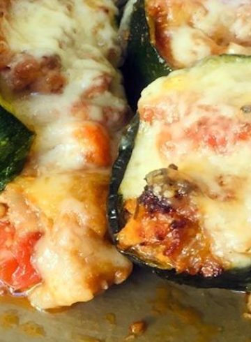Calabacín relleno con boloñesa de ternera