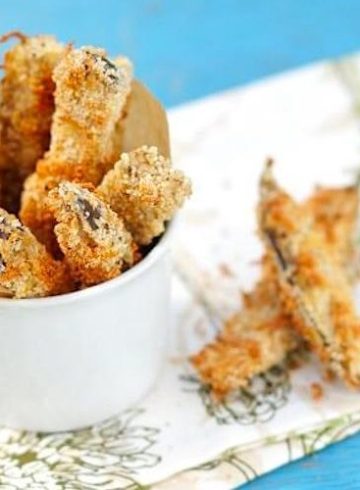 Palitos de berenjena crujientes rebozados con sobras de cerveza