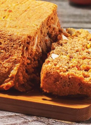 Pastel de atún y huevo duro
