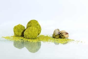 Bolitas de queso recubiertas de pistacho