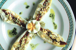 Endivias con anchoa y queso de torta