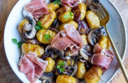 Gnocchi de calabaza, champiñón y jamón