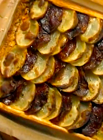 Hojaldre de patatas y chorizo olvidado por la cocina