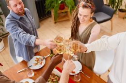 La noche perfecta en casa- menú, maridaje y entretenimiento moderno