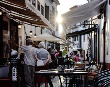 Las zonas con mayor crecimiento anual de reservas online de restaurantes este verano